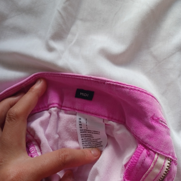 American Eagle Pink Women's Midi Shorts - Picture 4 of 4